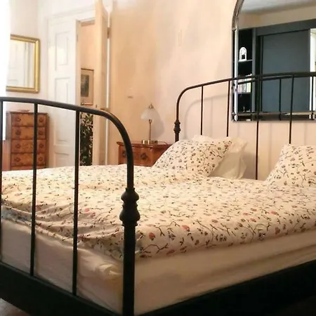 Elegant Flat In City Center